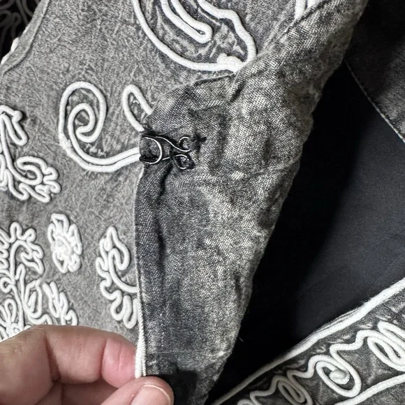 Soft Surroundings Wildwood Bolero Cropped Jacket Sz L Floral Embroidery Gray Wht - Picture 4 of 10